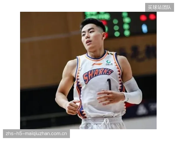 上海小将李添荣赛季末段表现抢眼,高效率的终结能力获得官方认可。 上海小将李添荣赛季末段表现抢眼,高效率的终结能力获得官方认可。